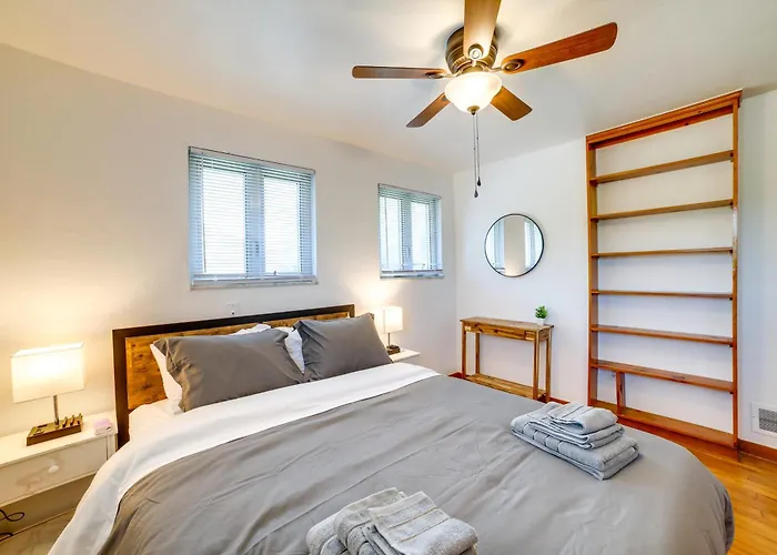 3 Mi To Downtown: W/ Balcony!