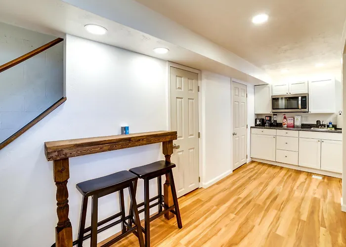 Holiday home 3 Mi To Downtown: W/ Balcony! Pittsburgh
