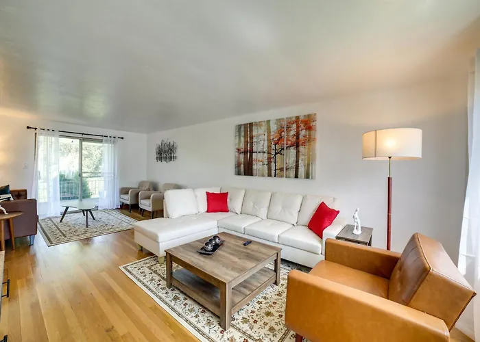 3 Mi To Downtown: W/ Balcony! *