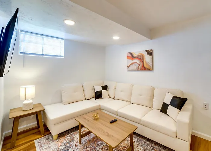 Holiday home 3 Mi To Downtown: W/ Balcony! Pittsburgh