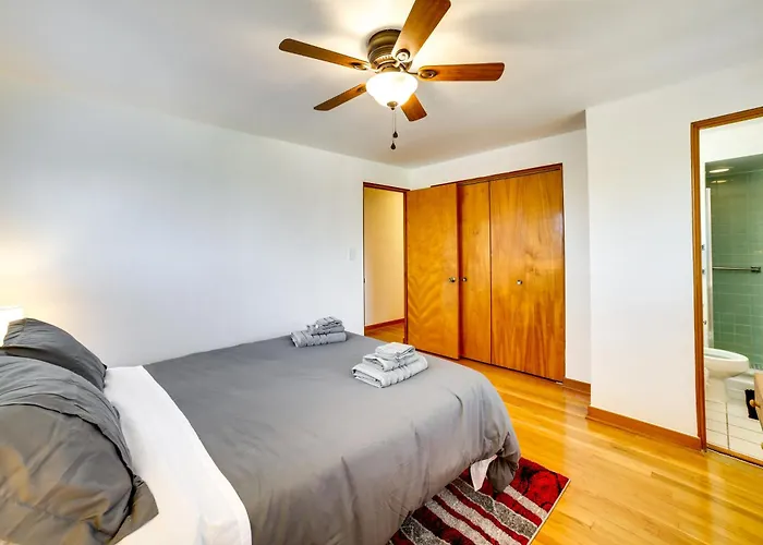 Holiday home 3 Mi To Downtown: W/ Balcony! *