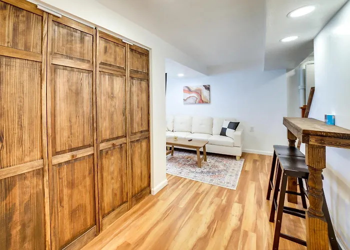 3 Mi To Downtown: W/ Balcony!