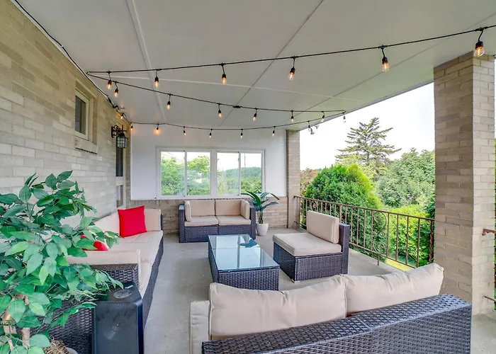 Holiday home 3 Mi To Downtown: W/ Balcony! *